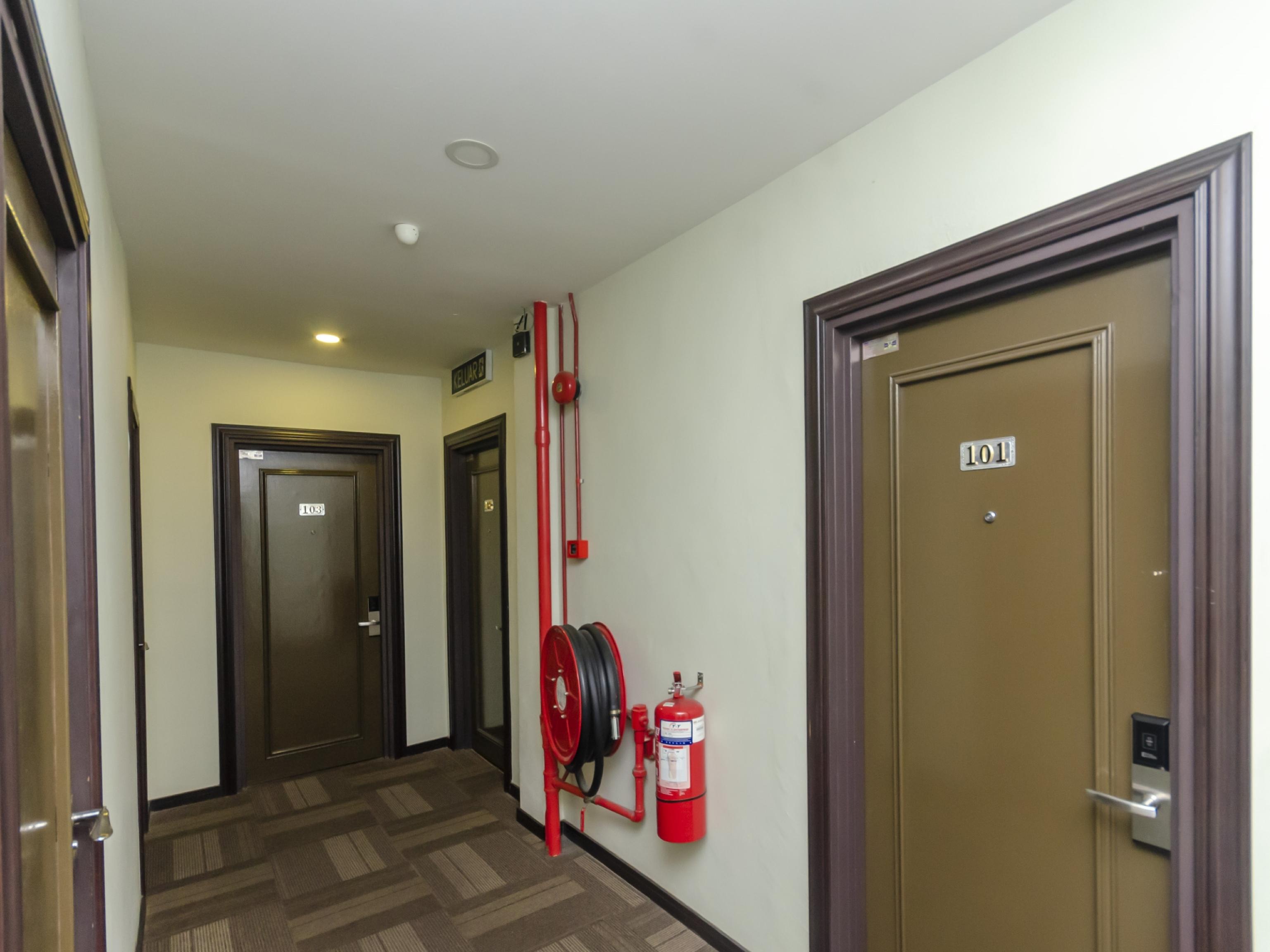 Super Oyo 1214 Oro Hotel Kluang Exterior photo