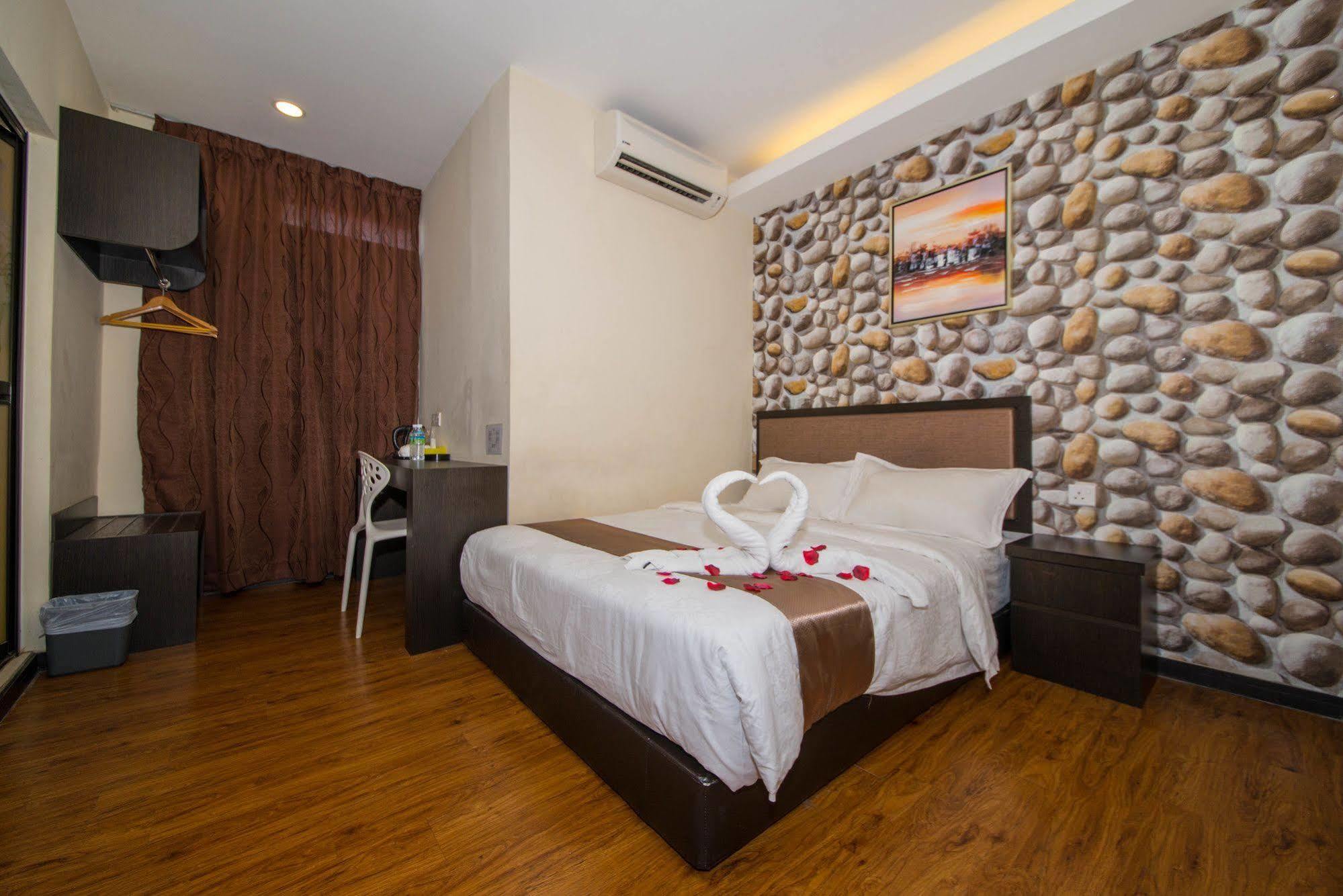 Super Oyo 1214 Oro Hotel Kluang Exterior photo