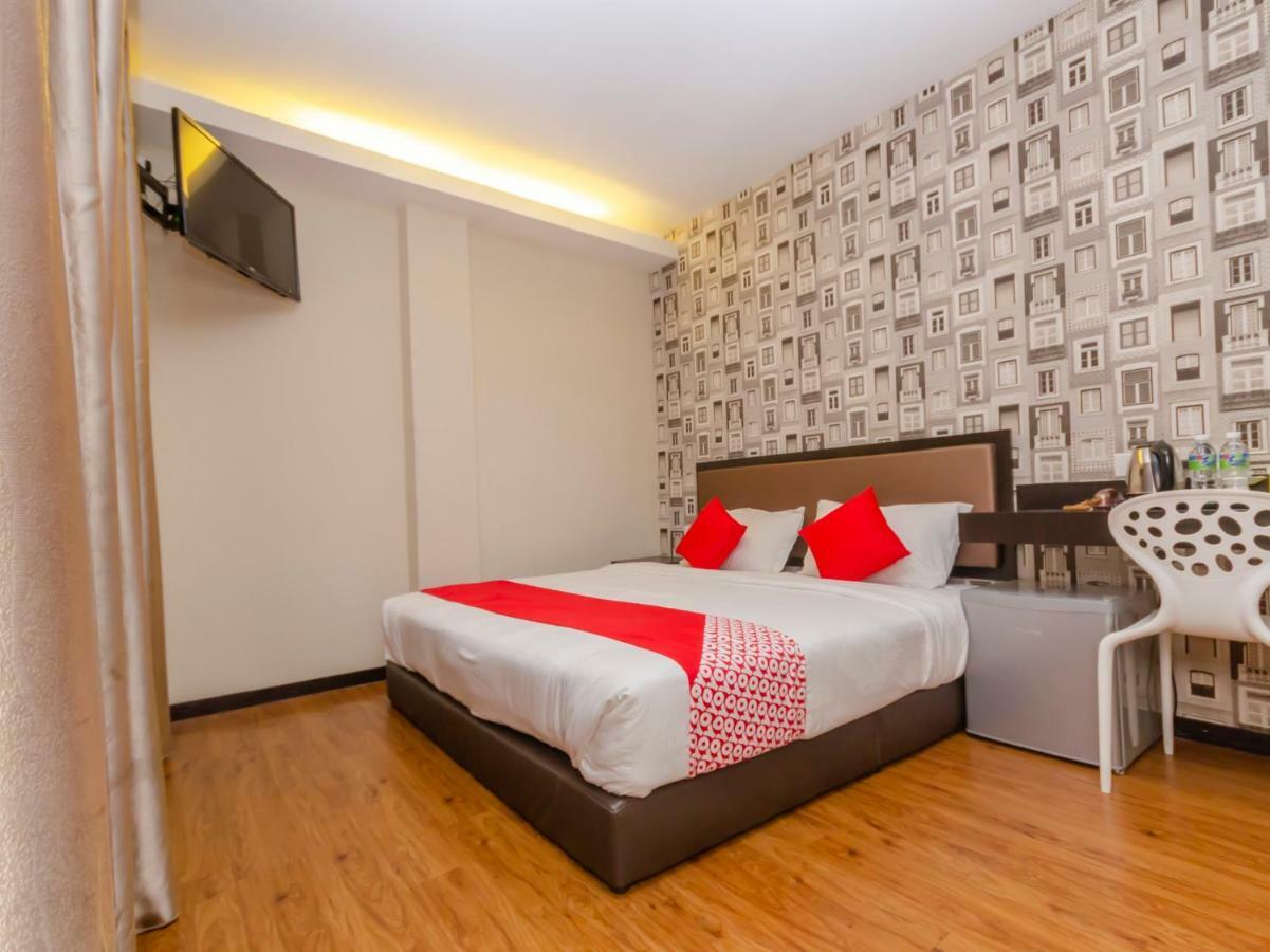 Super Oyo 1214 Oro Hotel Kluang Exterior photo
